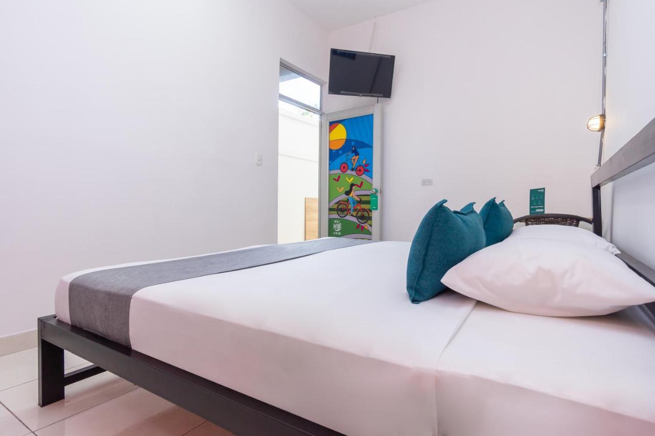 Ayenda San Juanero Hotel เนย์บา ภายนอก รูปภาพ